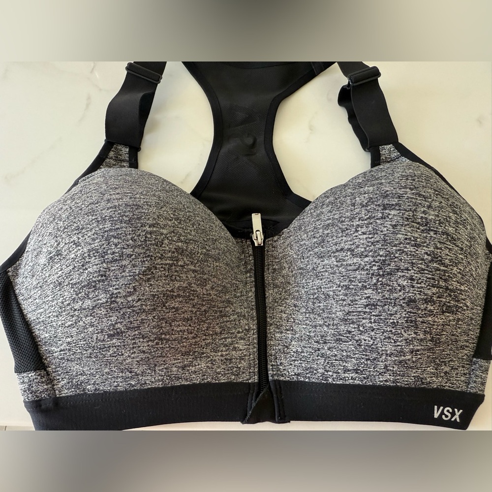 INCREDIBLE BY VICTORIA'S SECRET FRONT-CLOSE SPORT BRA